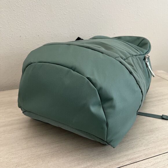 The North Face Women’s Isabella 3.0 Backpack Dark Sage Large - Picture 12 of 16